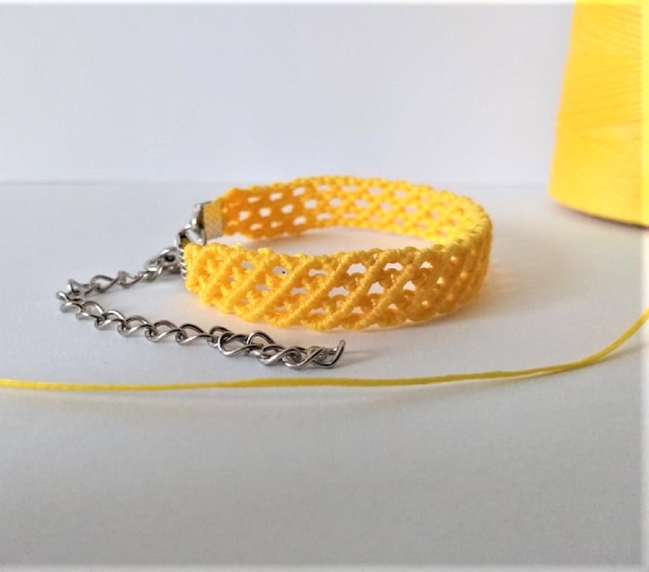 macrame bracelet yelow