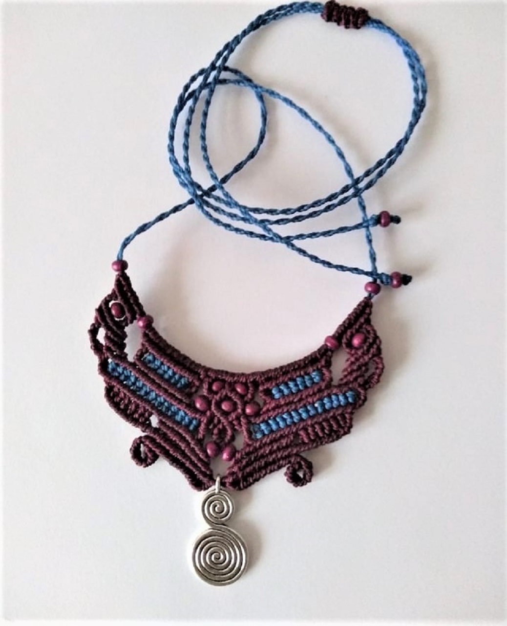 macrame necklaceblack cherry