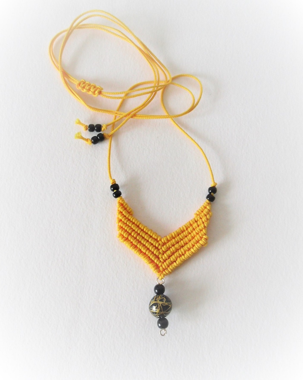 macrame pendat amber color