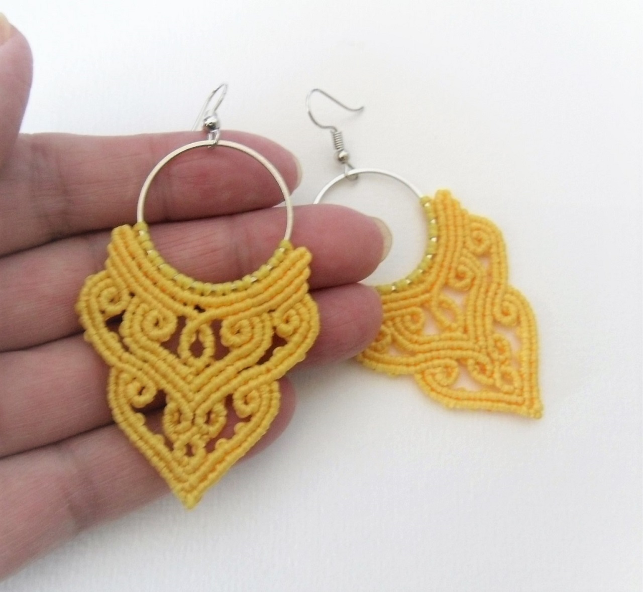 macrame earrings yelow 1
