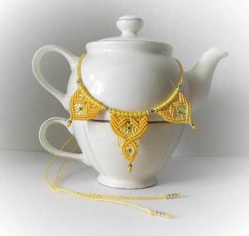 macrame necklace yelow 2-1